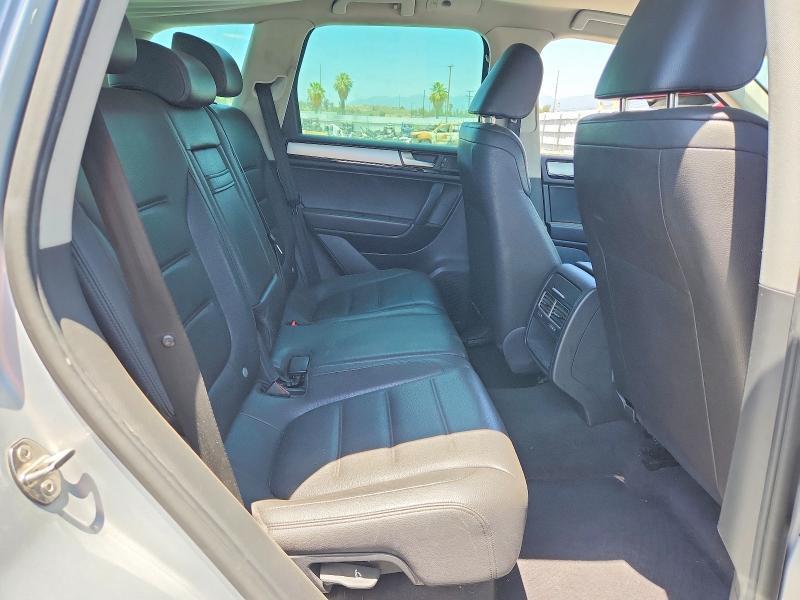 2012 VOLKSWAGEN TOUAREG V6 TDI — Фото 10 из 12