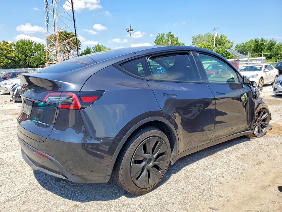 7SAYGDEE2RF130180 2024 TESLA MODEL Y photo no. 3