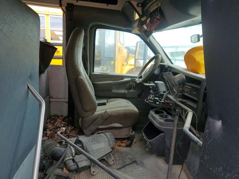 2010 CHEVROLET EXPRESS CU - SCHOOL BUS — Фото 5 из 10