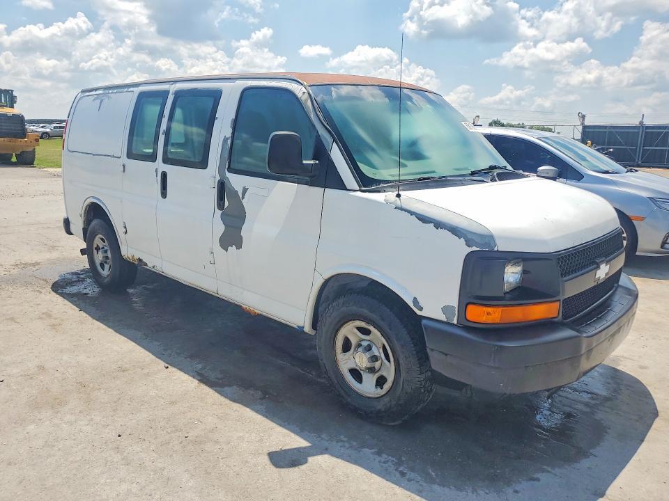 1GCFG15X371237409 2007 CHEVROLET EXPRESS G1500 photo no. 4