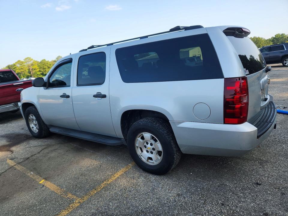 2010 CHEVROLET SUBURBAN C1500 LS — Фото 2 из 13