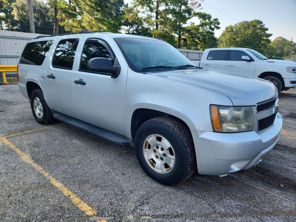 2010 CHEVROLET SUBURBAN C1500 LS — Фото 4 из 13