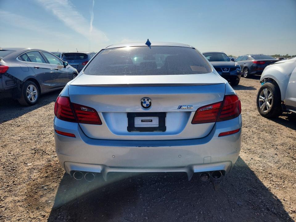 2013 BMW M5 — Фото 6 из 12