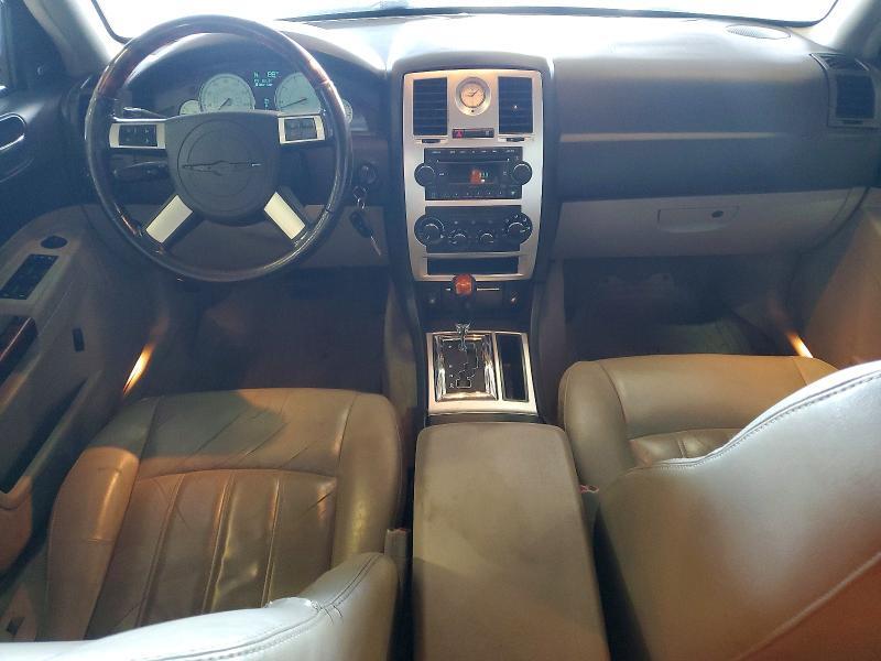 2007 CHRYSLER 300C — Фото 8 из 12