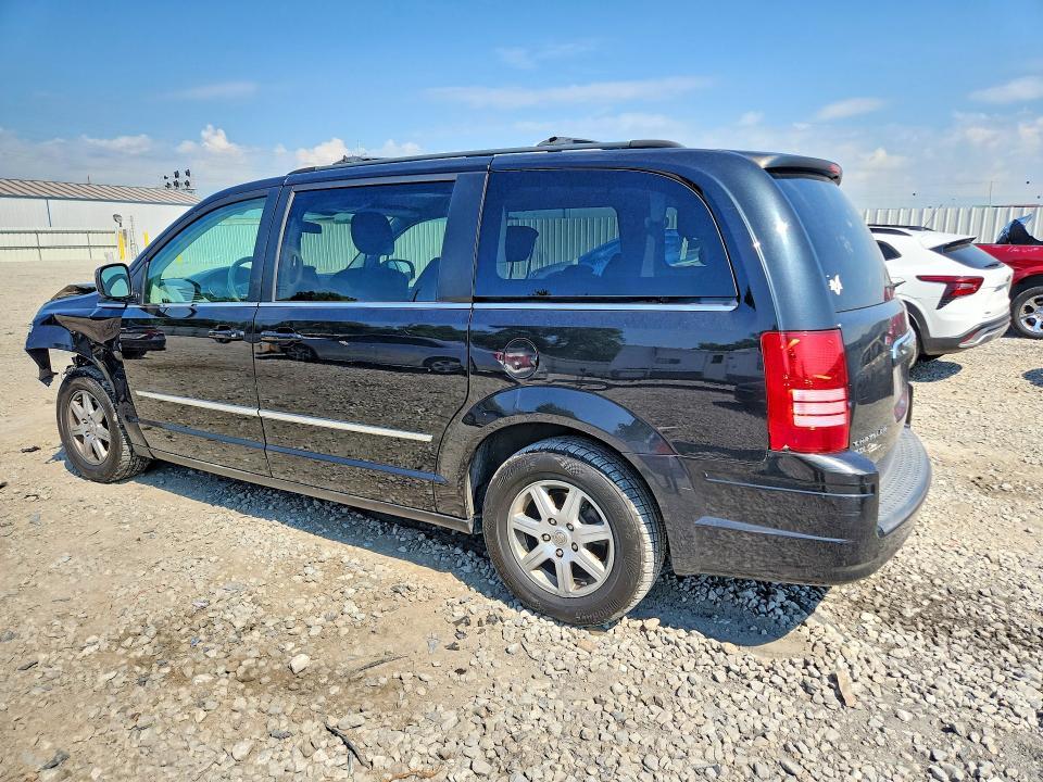 2010 CHRYSLER TOWN & COUNTRY TOURING — Фото 2 из 14