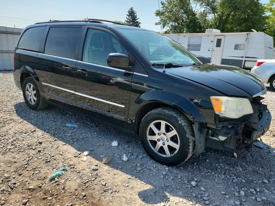 2010 CHRYSLER TOWN & COUNTRY TOURING — Фото 4 из 14