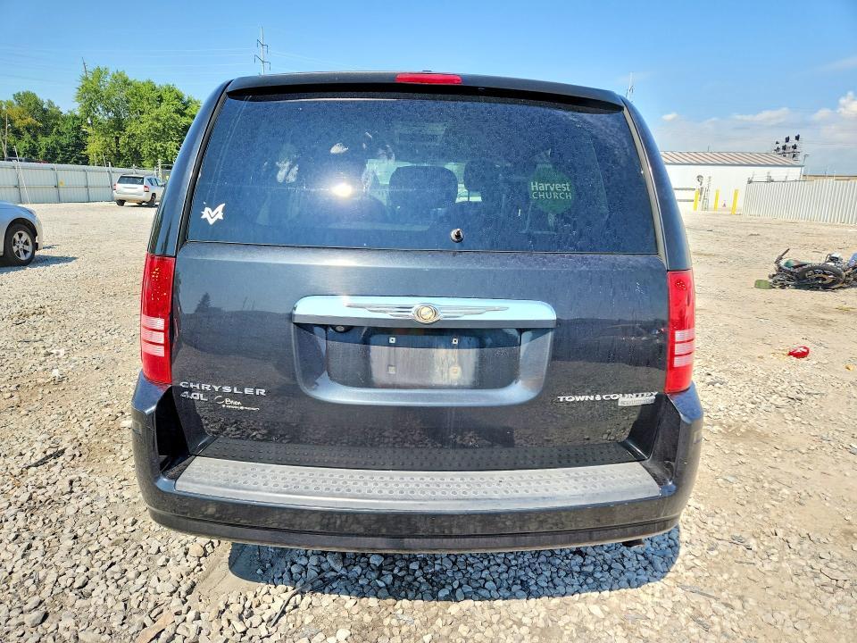 2010 CHRYSLER TOWN & COUNTRY TOURING — Фото 6 из 14