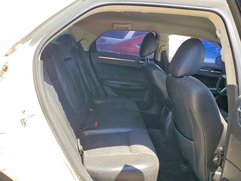2010 CHRYSLER 300 — Фото 10 из 12