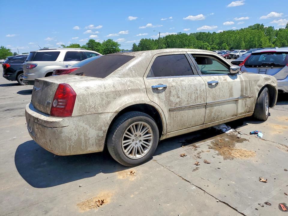 2010 CHRYSLER 300 — Фото 3 из 12