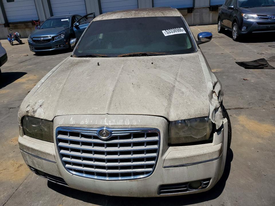 2010 CHRYSLER 300 — Фото 5 из 12