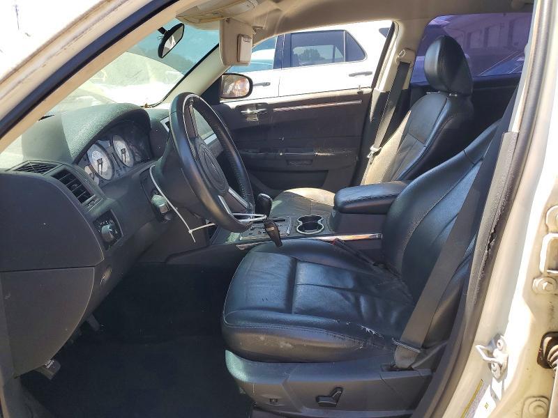2010 CHRYSLER 300 — Фото 7 из 12