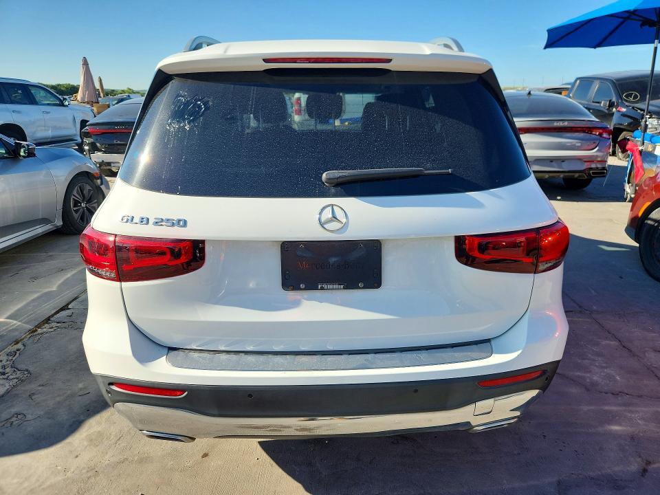 2020 MERCEDES-BENZ GLB 250 — Фото 6 из 13