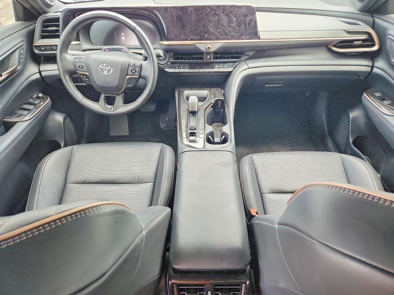 2024 TOYOTA CROWN LIMITED — Фото 8 из 13