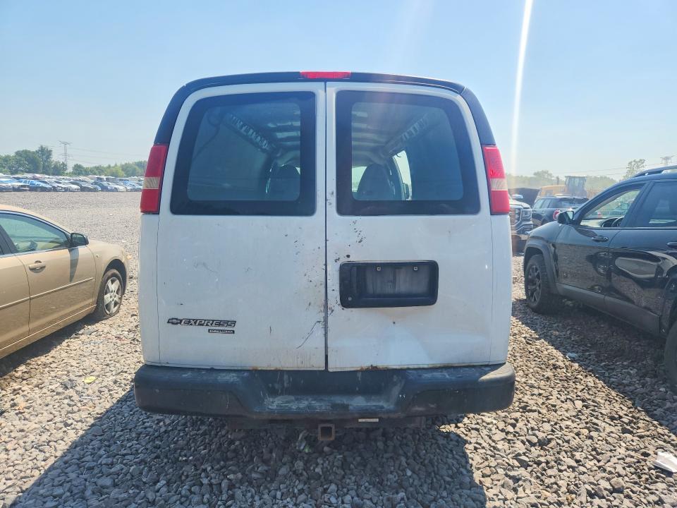 2013 CHEVROLET EXPRESS G2500 — Фото 6 из 12