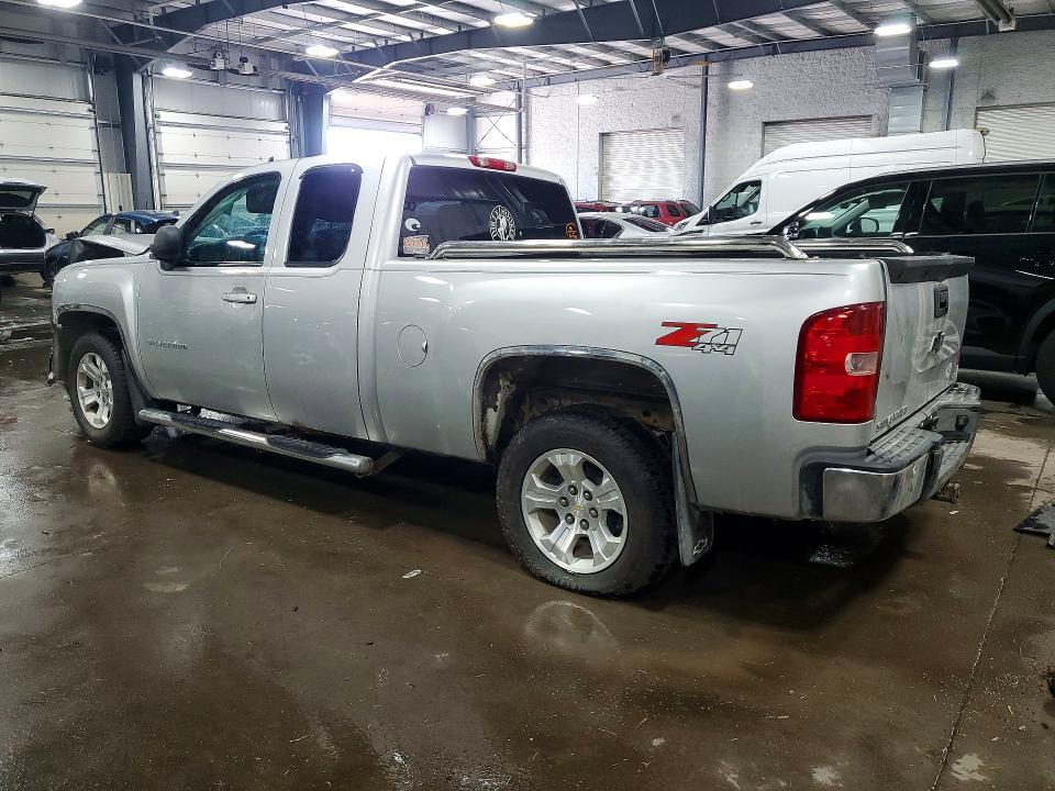 2013 CHEVROLET SILVERADO K1500 LT — Фото 2 из 13