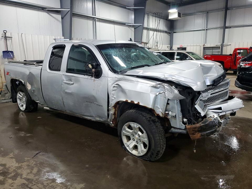 2013 CHEVROLET SILVERADO K1500 LT — Фото 4 из 13