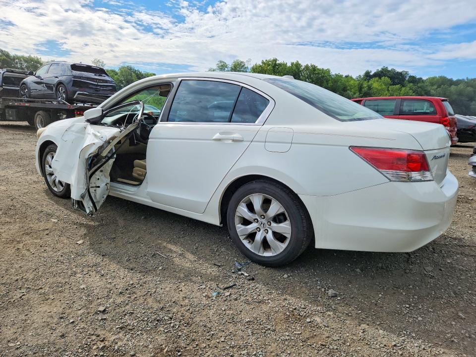 1HGCP2F84AA104697 2010 HONDA ACCORD photo no. 2