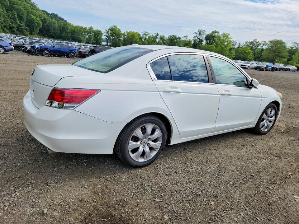 1HGCP2F84AA104697 2010 HONDA ACCORD photo no. 3