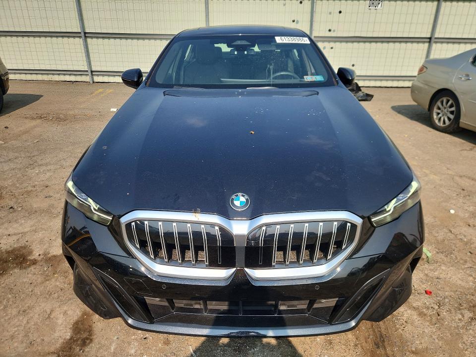 2025 BMW 530 XI — Фото 5 из 13