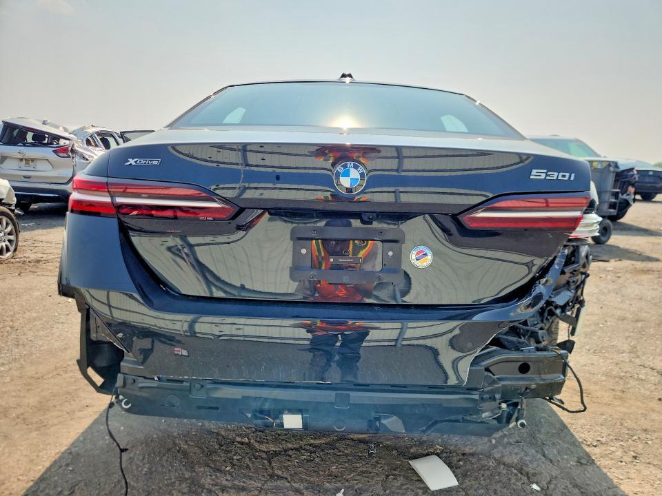 2025 BMW 530 XI — Фото 6 из 13