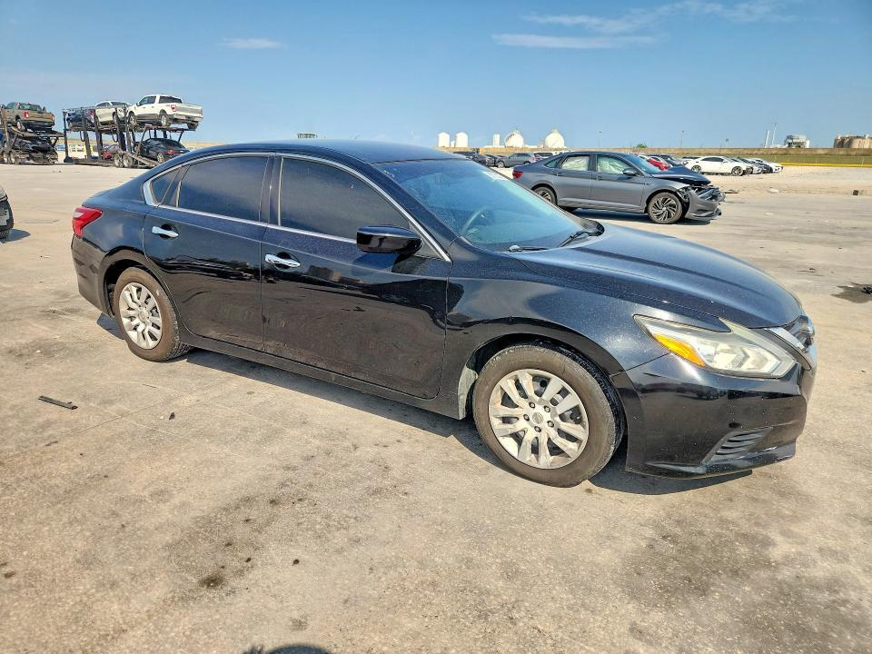 1N4AL3AP1GC216818 2016 NISSAN ALTIMA photo no. 4