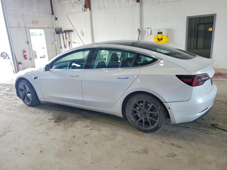 2020 TESLA MDL 3 — Фото 2 из 12