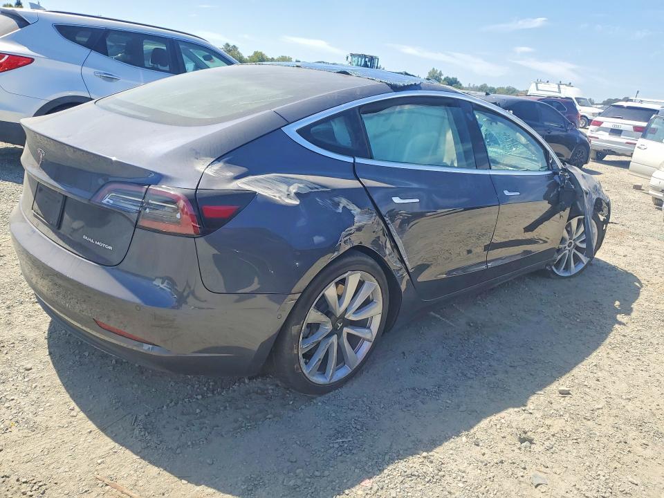 2020 TESLA MODEL 3 — Фото 3 из 12