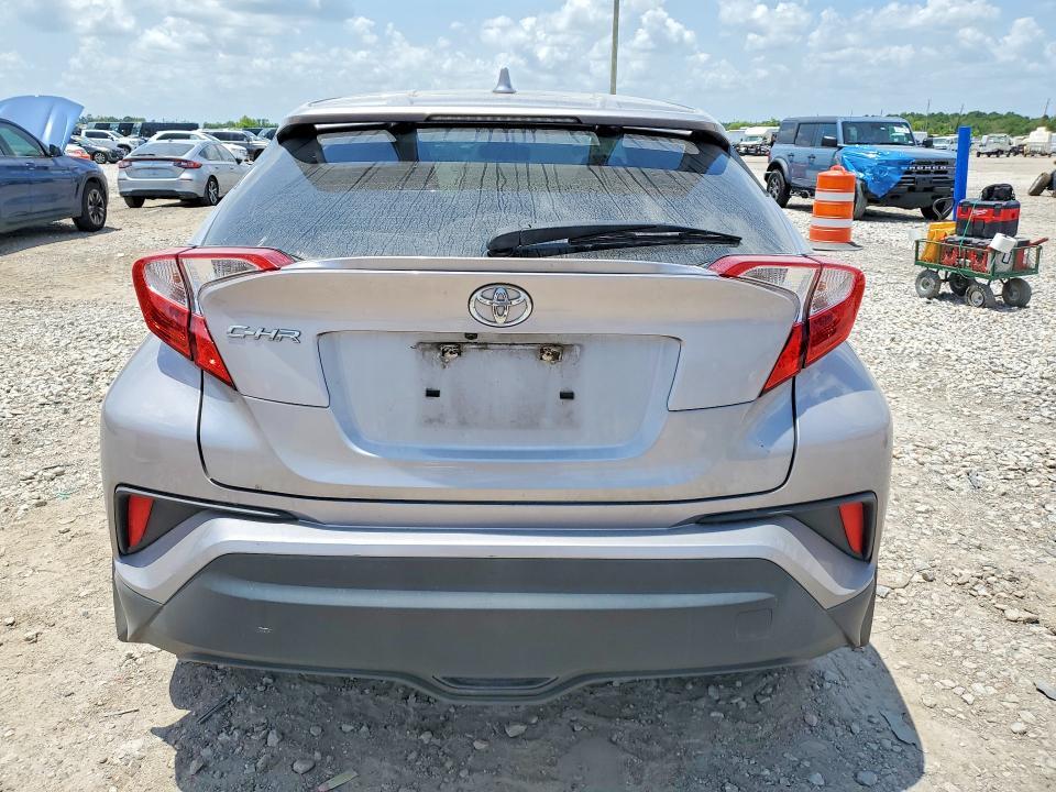 2020 TOYOTA C-HR LE — Фото 6 из 12