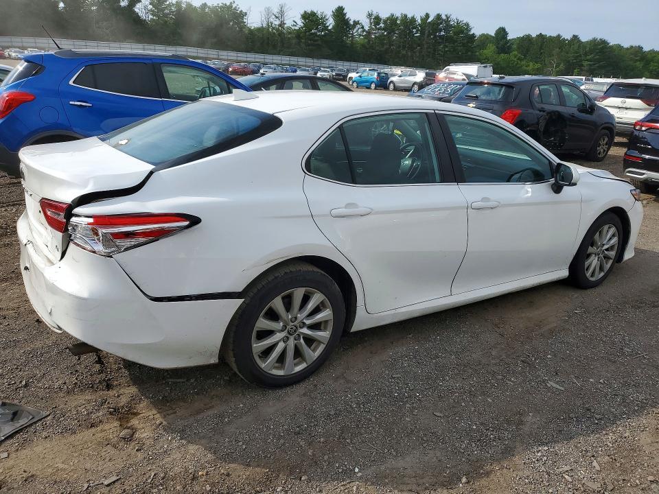 2020 TOYOTA CAMRY LE — Фото 3 из 12