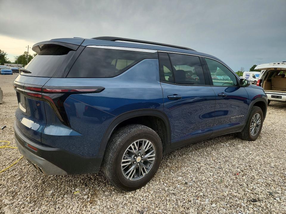 2025 CHEVROLET TRAVERSE LT — Фото 3 из 13