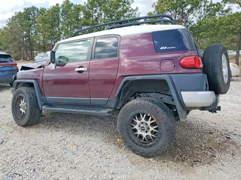 2007 TOYOTA FJ CRUISER BASE — Фото 2 из 13