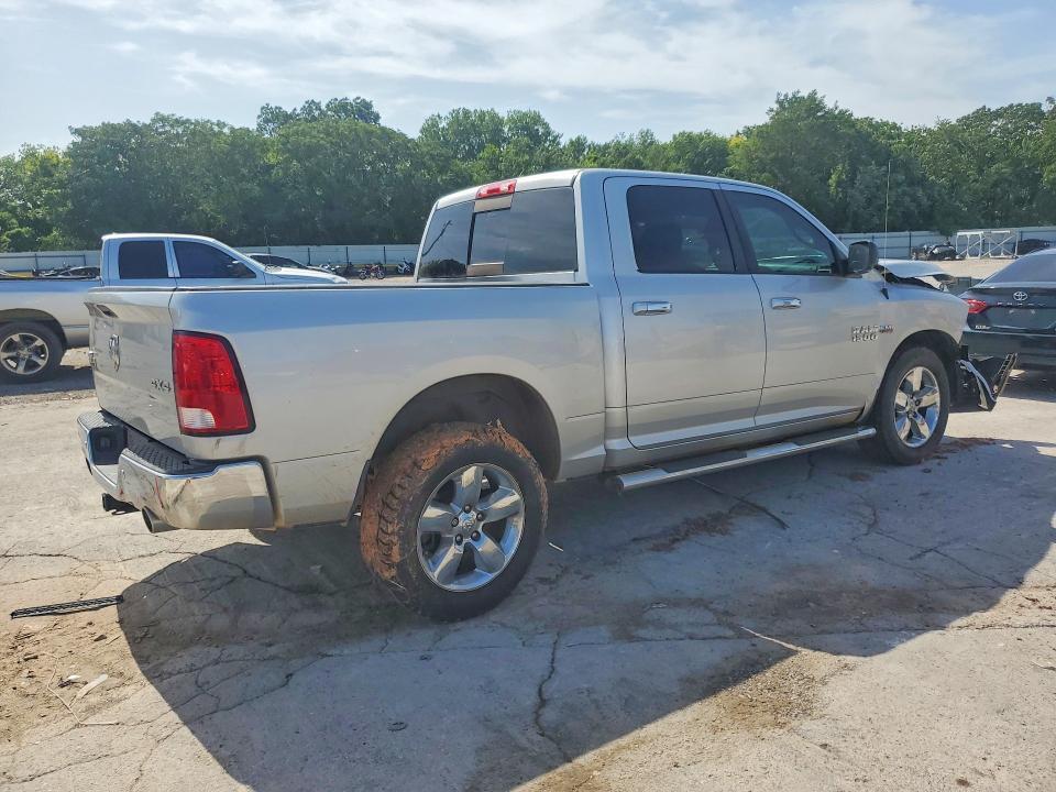 2016 RAM 1500 SLT — Фото 3 из 12