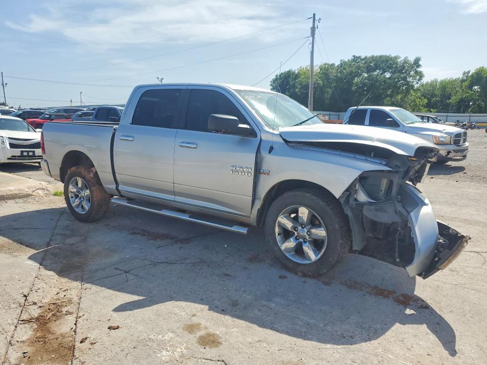 2016 RAM 1500 SLT — Фото 4 из 12