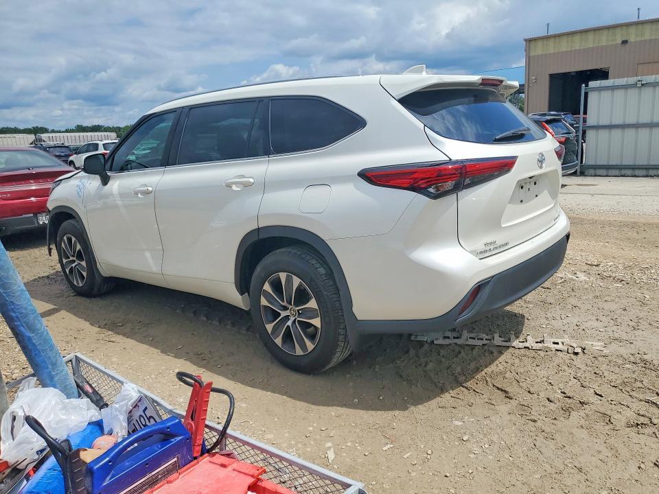 2020 TOYOTA HIGHLANDER XLE — Фото 2 из 13