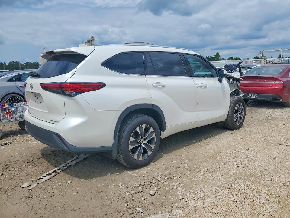 2020 TOYOTA HIGHLANDER XLE — Фото 3 из 13