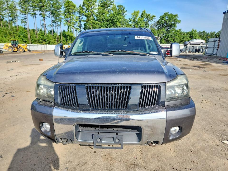 2010 NISSAN TITAN SE — Фото 5 из 12