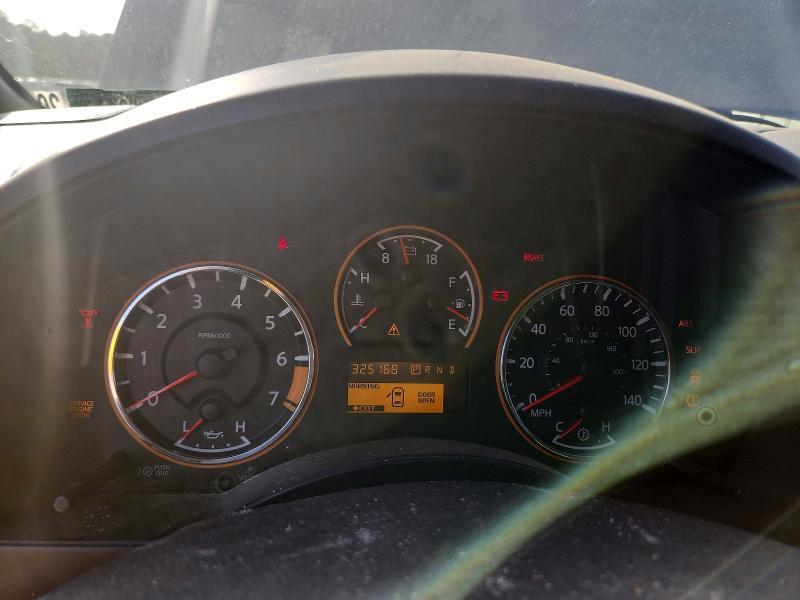2010 NISSAN TITAN SE — Фото 9 из 12