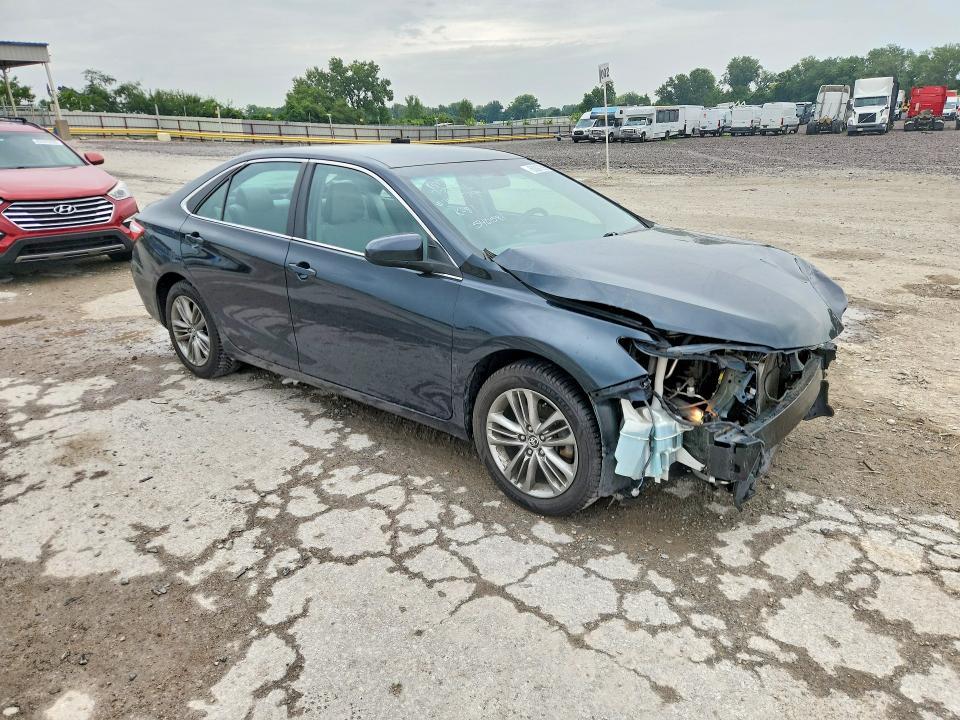 2016 TOYOTA CAMRY SE — Фото 4 из 12