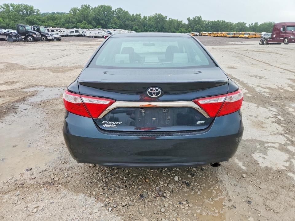 2016 TOYOTA CAMRY SE — Фото 6 из 12