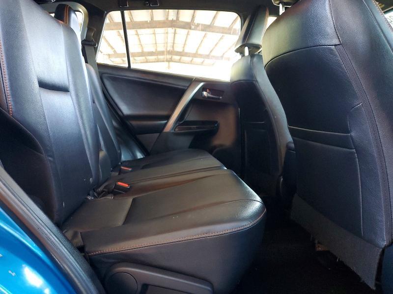 2016 TOYOTA RAV4 SE — Фото 10 из 12