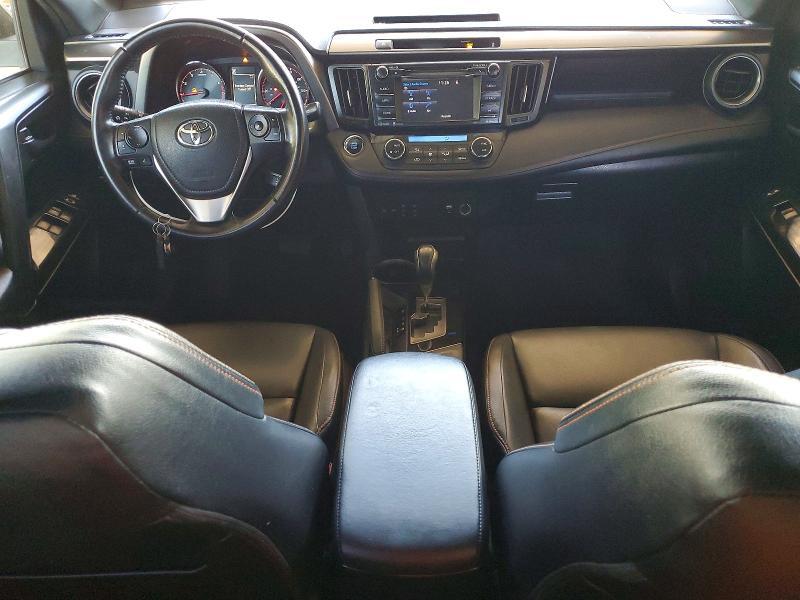 2016 TOYOTA RAV4 SE — Фото 8 из 12