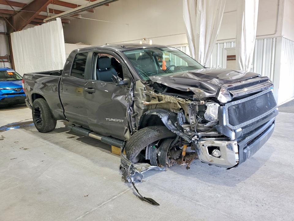2016 TOYOTA TUNDRA SR5 — Фото 4 из 12