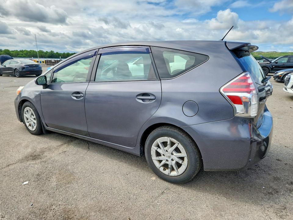 JTDZN3EU7GJ044572 2016 TOYT PRIUS V photo no. 2
