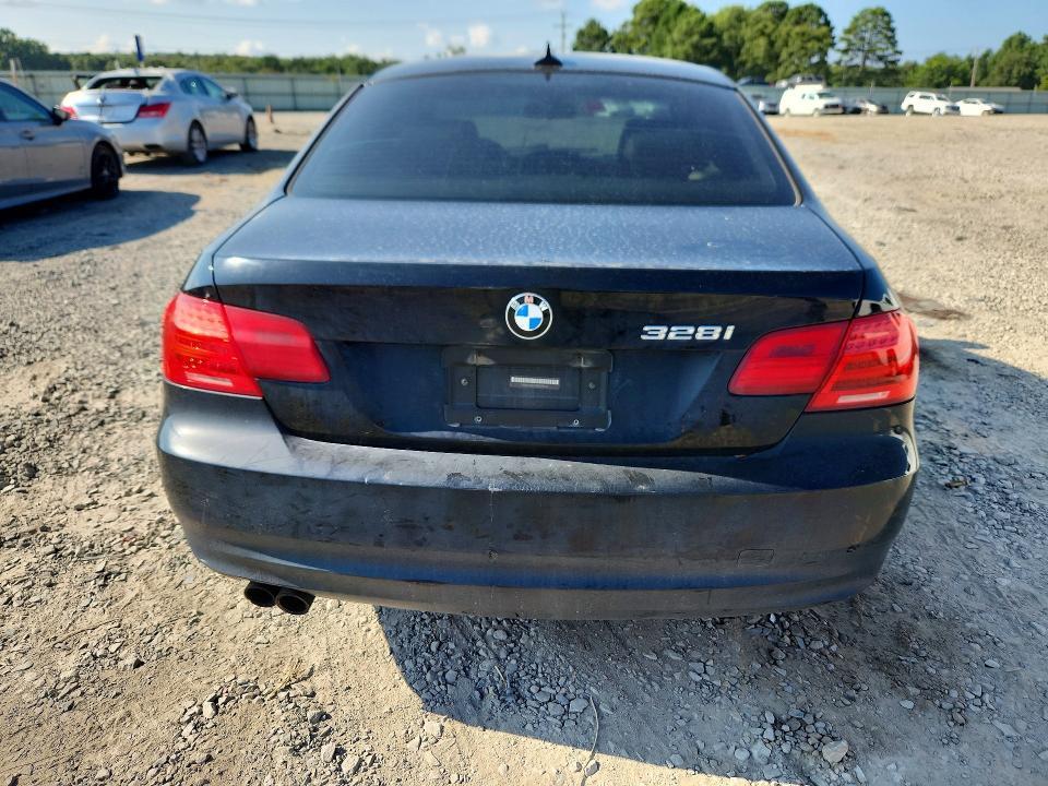 2011 BMW 328 I — Фото 6 из 12