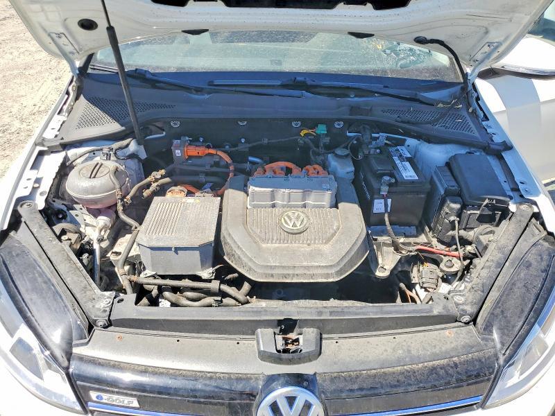 2016 VOLKSWAGEN E-GOLF SE — Фото 11 из 12