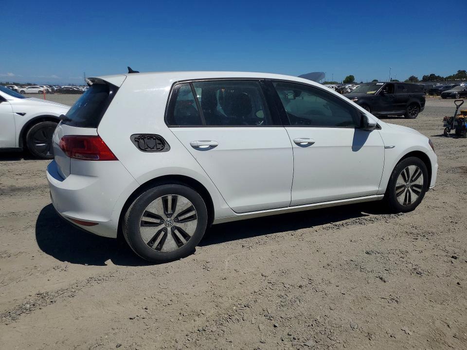 2016 VOLKSWAGEN E-GOLF SE — Фото 3 из 12