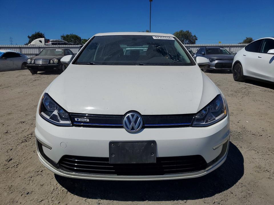 2016 VOLKSWAGEN E-GOLF SE — Фото 5 из 12