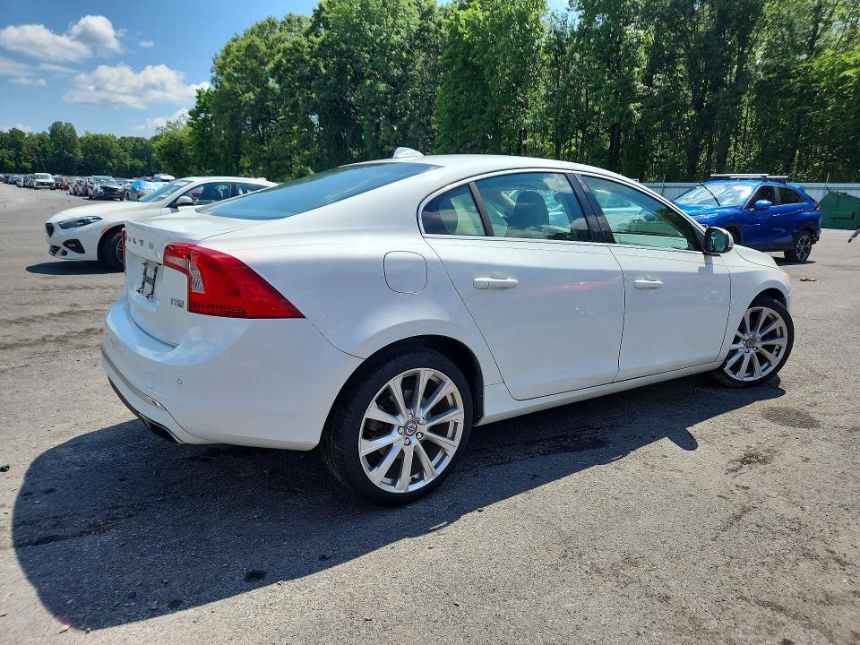 2016 VOLVO S60 PREMIER — Фото 3 из 12
