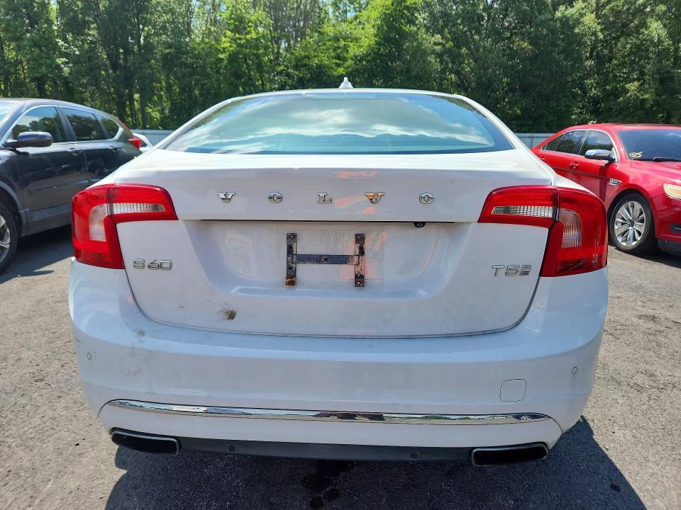 2016 VOLVO S60 PREMIER — Фото 6 из 12