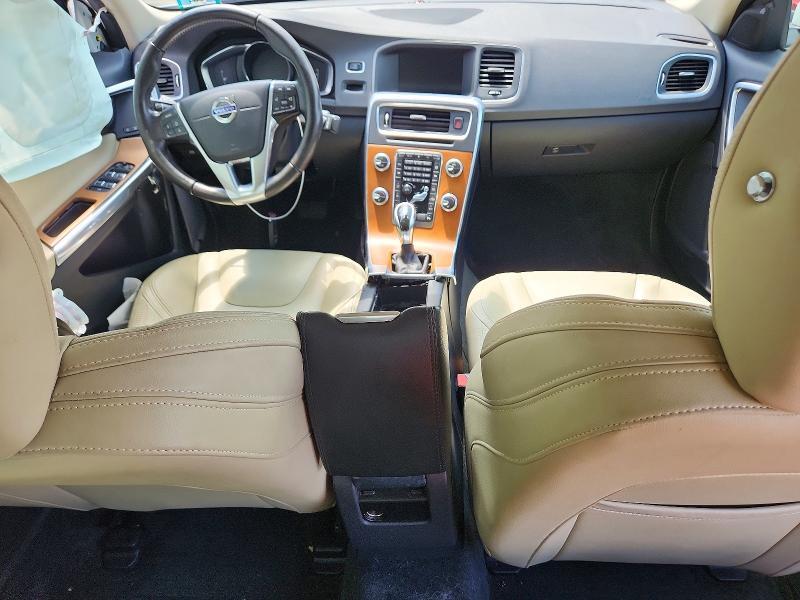 2016 VOLVO S60 PREMIER — Фото 8 из 12
